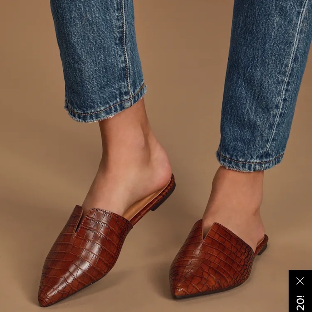 🐊 Lulu’s Brown Croc-Embossed Pointed-Toe Mules | Size 8.5 - Picture 2 of 5